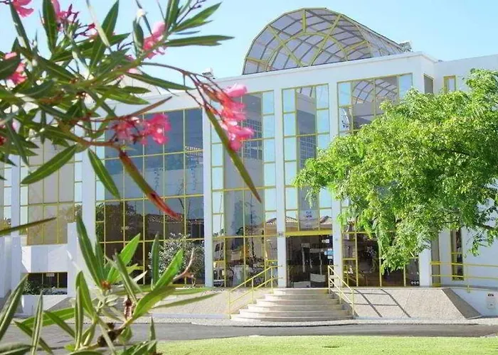 Moradia Geminada V0 - Localizacao Central - Privada